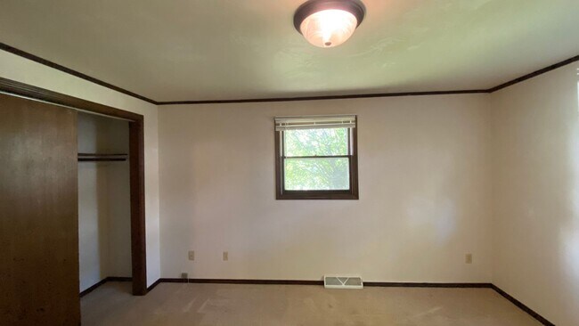 Building Photo - 611 Greene Ave
