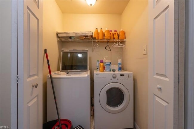 Building Photo - 5479 Lynbrook Landing