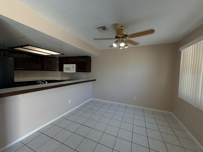 Building Photo - 6250 W Flamingo Rd