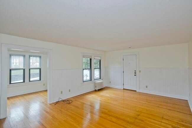 Building Photo - 57 Woods Ave