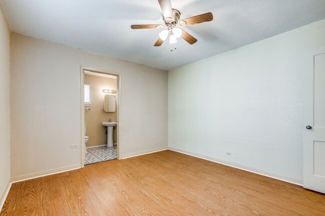 Building Photo - 322 Byrnes Dr