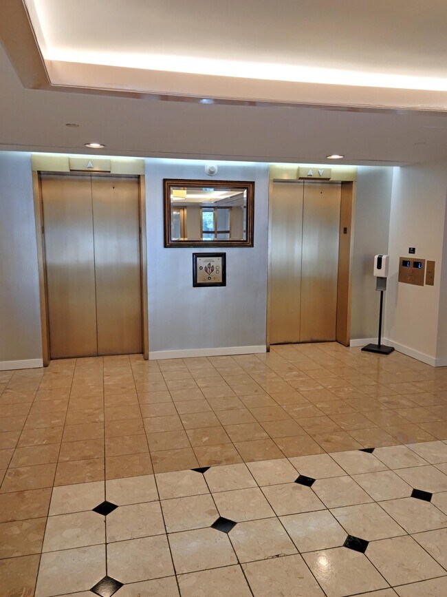 Building Photo - 1401 17th St NW