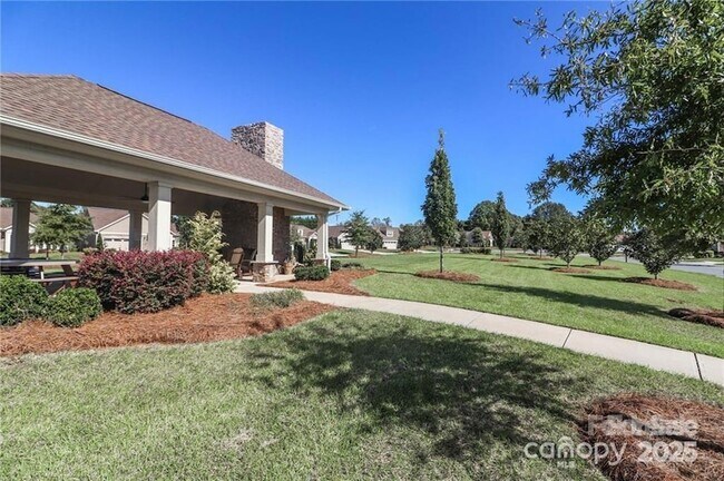 Building Photo - 115 Brawley Point Cir