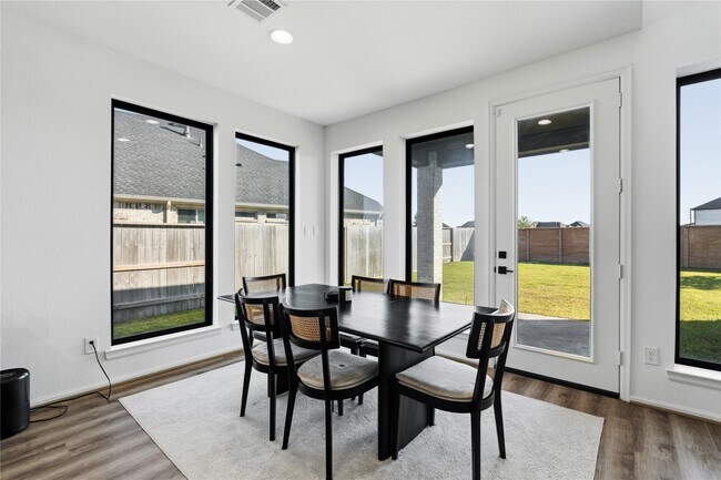 Building Photo - 2427 Mount Healy Ct