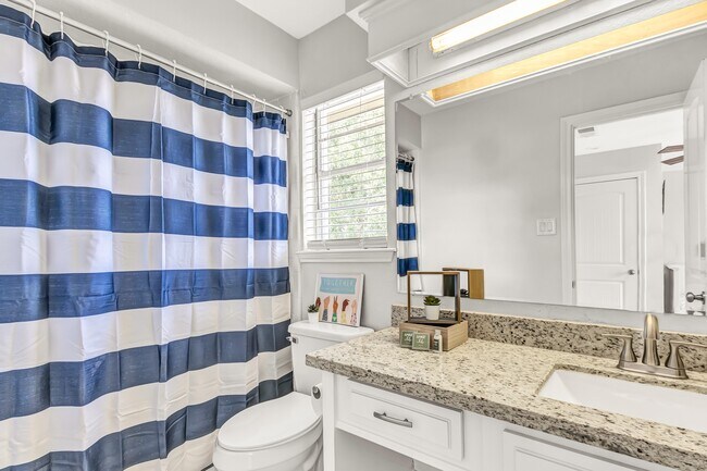 Building Photo - 5421 Blue Haven Dr