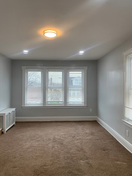 Building Photo - 12 Fairchild Pl