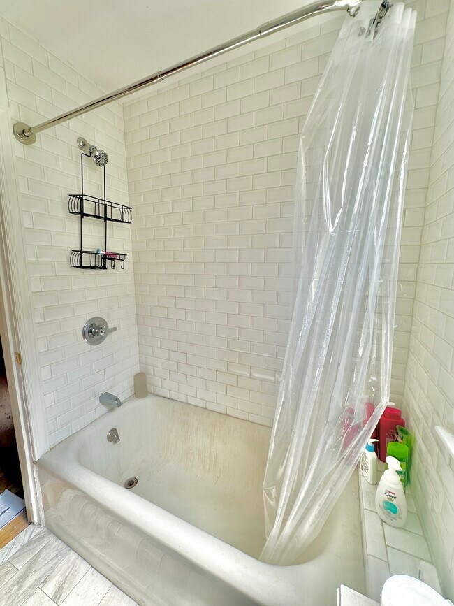 Bathroom - 23 Orchard St