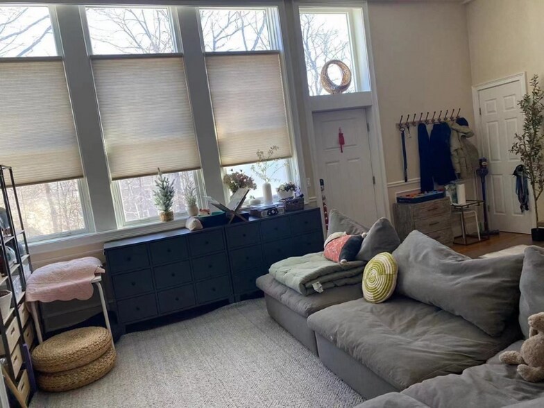 Building Photo - 349 Fulton St