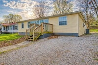 Building Photo - 3 Bedroom / 1 Bathroom Home in Russellville