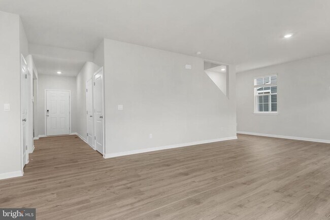Building Photo - 3210 White Tail Dr