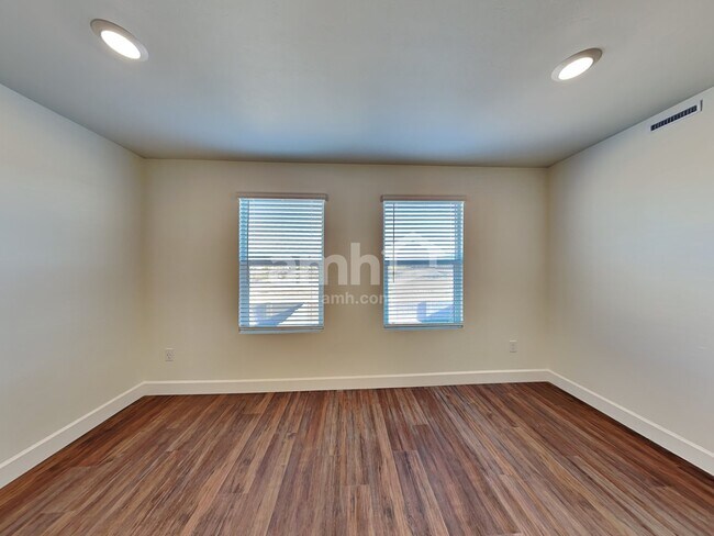 Building Photo - 7507 S Via Bombachas