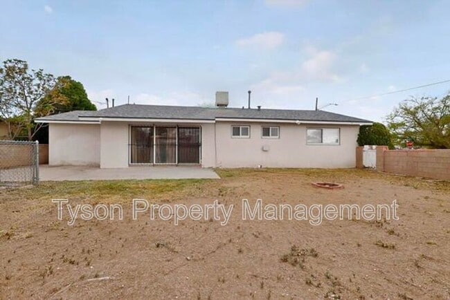 Building Photo - 3503 Montclaire Dr NE