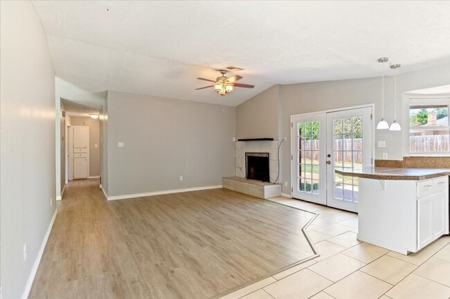 Building Photo - 6815 SW Fenwick- AVAILABLE NOW!