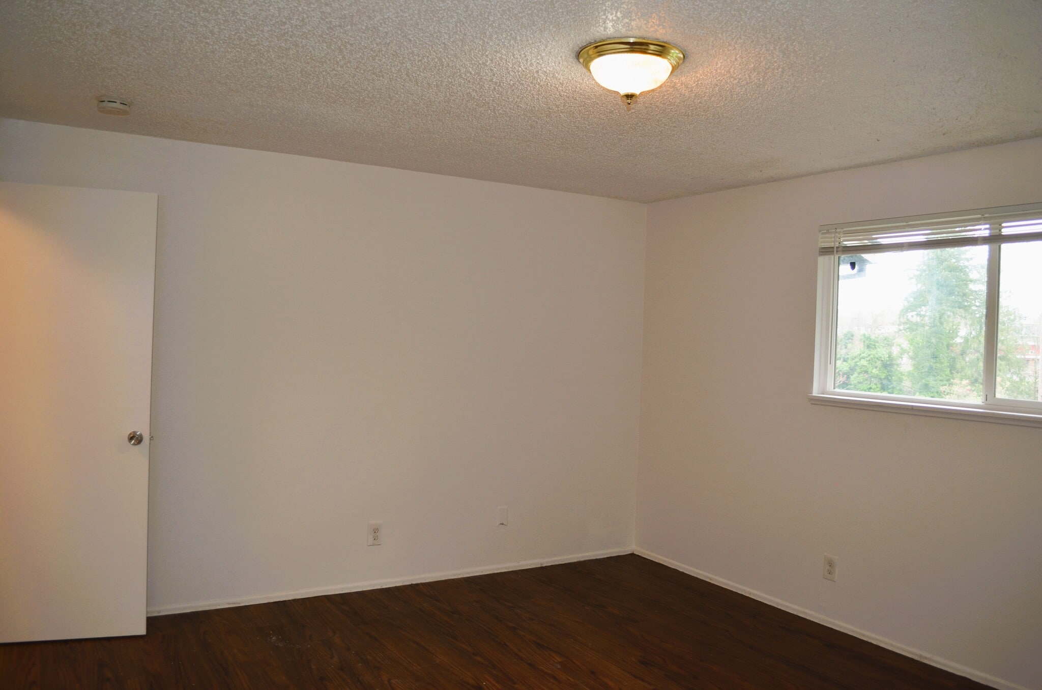 Building Photo - 319 Linn Ave