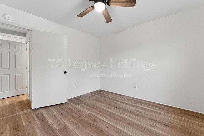 Building Photo - 301 Chew St