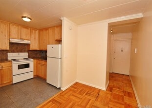 Building Photo - 121 Vincent Ave