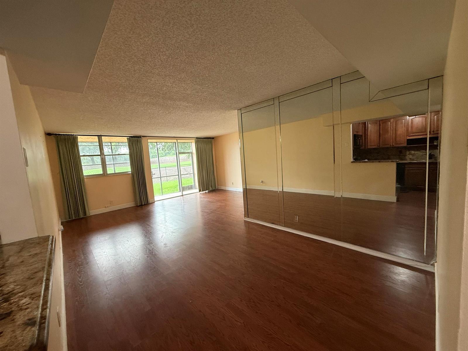 Building Photo - 3001 W Rolling Hills Cir