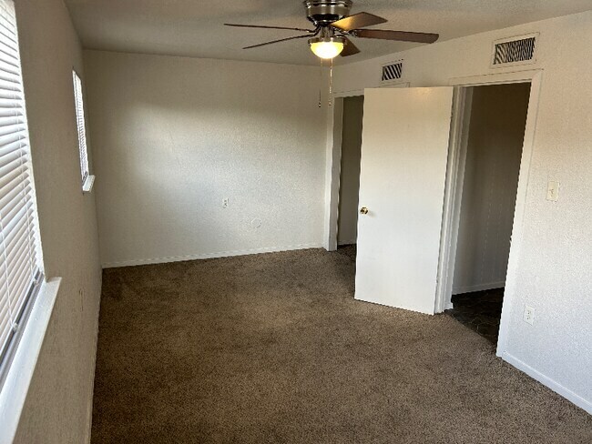 Building Photo - Ten Fourteen at Waco St