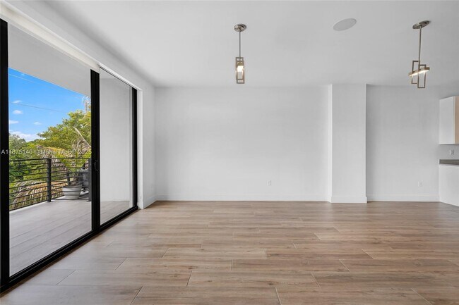 Building Photo - 3265 Bird Ave