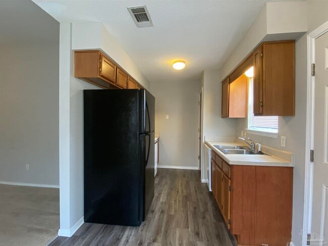 Building Photo - 504 Ashwood Ln