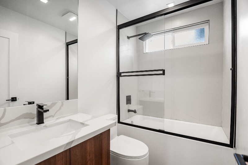 Building Photo - 701 N Hill Pl