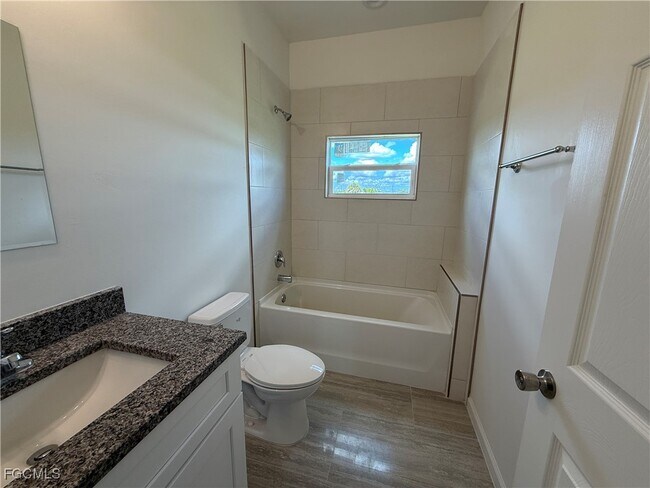 Building Photo - 1027 Eisenhower Blvd