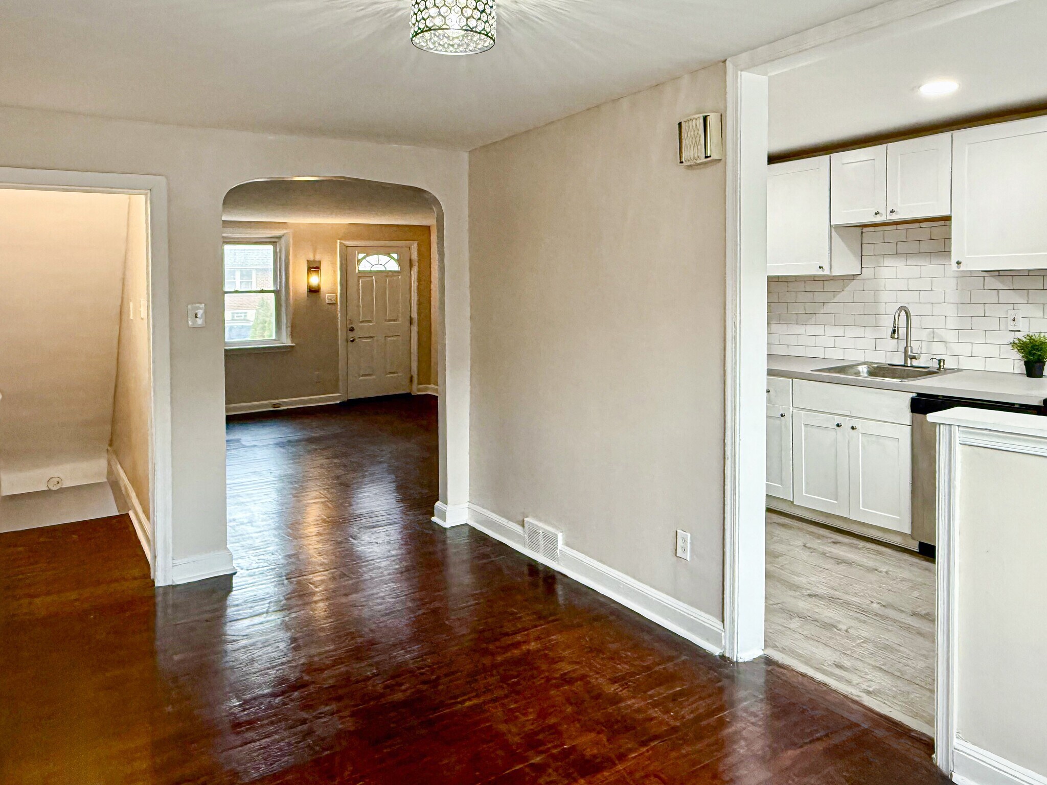 Dining room - 116 W Berkley Ave
