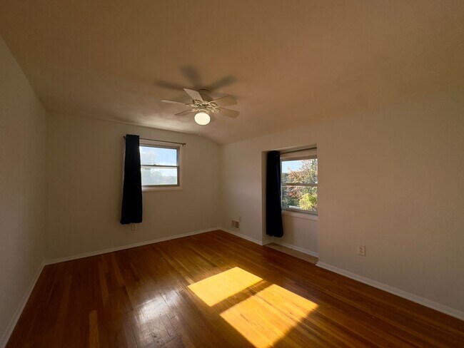 Building Photo - Charming 3 Bedroom/2 Bathroom Townhome in Rosedale, MD!