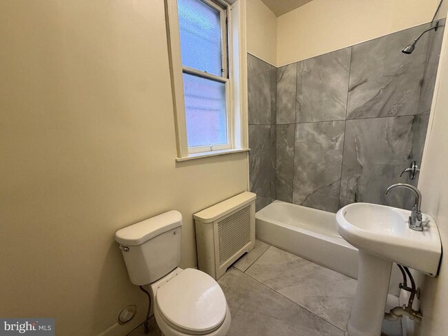 Building Photo - 4718 Hazel Ave