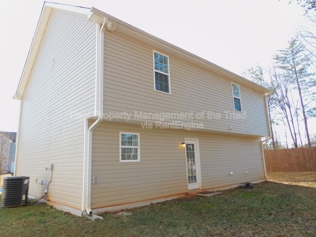Building Photo - 1405 Asher Downs Dr