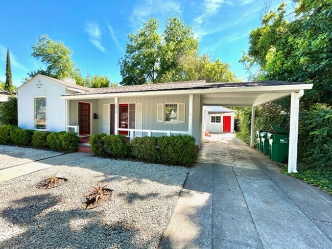 Primary Photo - **RESERVE FOR SUMMER 2026** Charming home ...