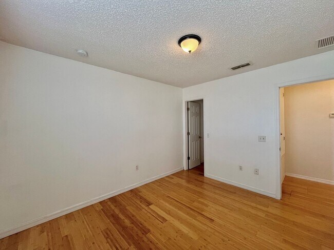 Building Photo - Beautiful 4 Bedroom Home in Maple Chase – Cypress Woods, Poinciana, FL