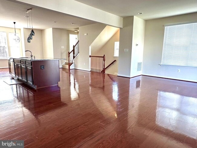 Building Photo - 200 Marina View Ct