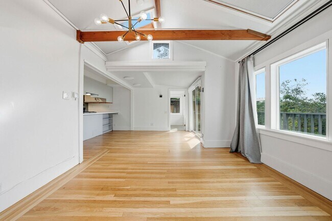 Building Photo - 3 Bed/2.5 Bath Multilevel Home with Amazin...