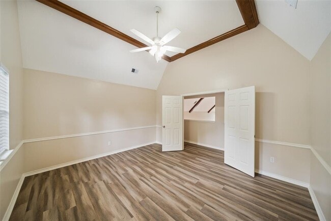 Building Photo - 135 Towering Pines Dr