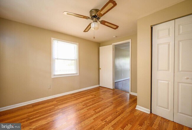 Building Photo - 7737 Greymont St