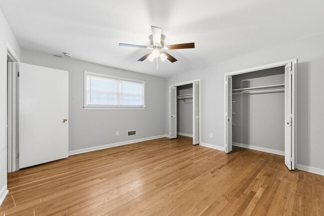 Building Photo - Charming 2-Bedroom Home with Hardwood Floors in North Highland Park