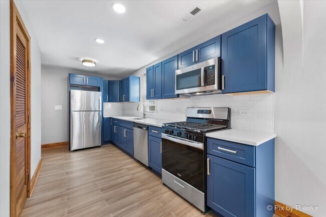 Building Photo - 2515 N Talman Ave
