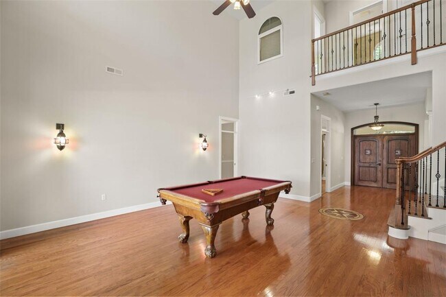 Building Photo - 5554 Palm Lake Cir
