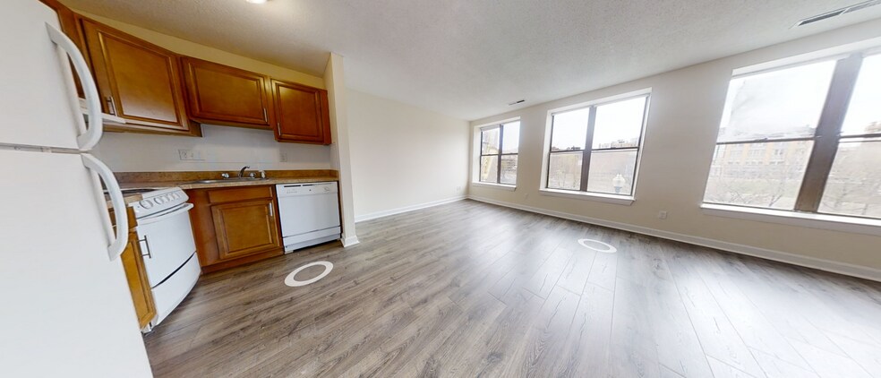 Building Photo - 1080 Boylston St