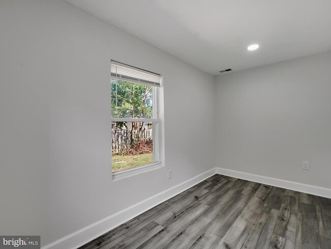 Building Photo - 4502 Elmwood Rd