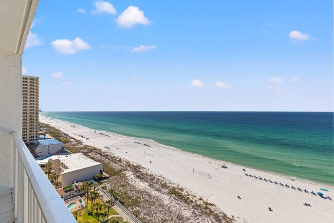 Building Photo - 8743 Thomas Dr