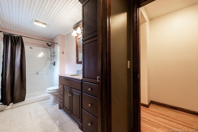 Building Photo - 131 Hemlock Dr