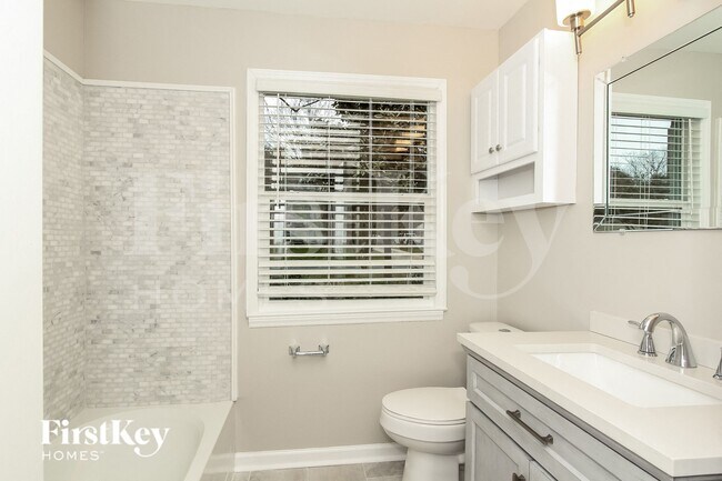 Building Photo - 3610 Bardot Dr