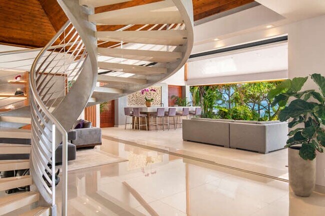 Building Photo - 222 Ka'alawai Place