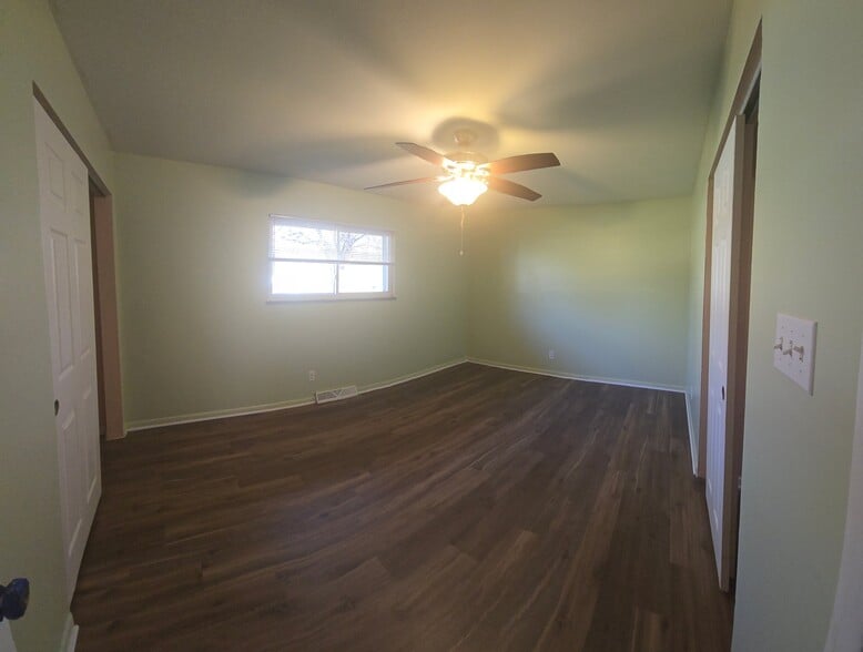 Building Photo - 7161 E Pleasant Run Pkwy S Dr