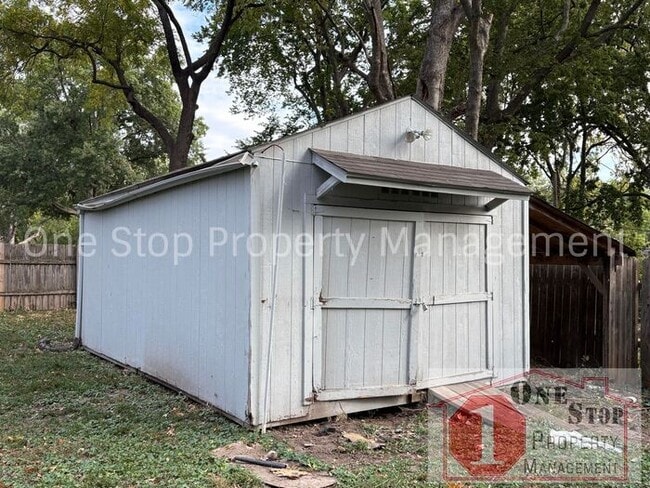 Building Photo - Charming 4-Bed, 2-Bath Home with Beautiful...