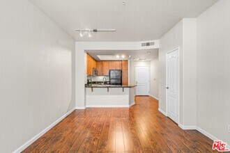 Building Photo - 4060 Glencoe Ave