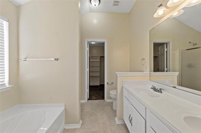 Building Photo - 1002 Manassas Dr