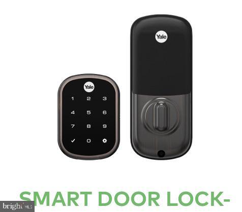 Building Photo - 721 12th St SE